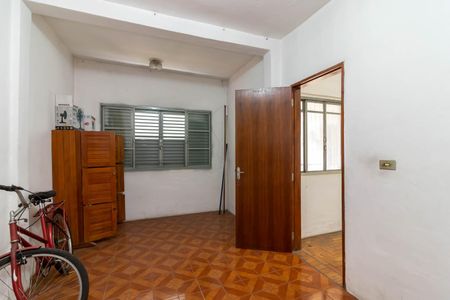 Casa à venda com 250m², 3 quartos e 5 vagas Casa à venda com 250m², 3 quartos e 5 vagasEdícula - Quarto