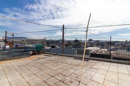 Casa à venda com 250m², 3 quartos e 5 vagas Casa à venda com 250m², 3 quartos e 5 vagasVaranda