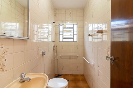 Casa à venda com 250m², 3 quartos e 5 vagas Casa à venda com 250m², 3 quartos e 5 vagasBanheiro