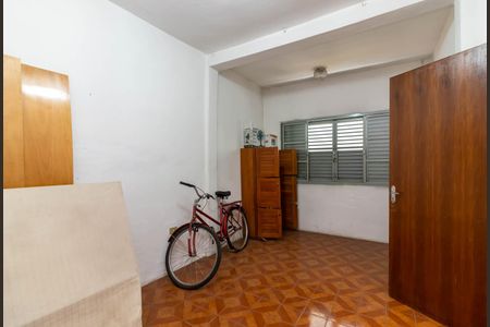 Casa à venda com 250m², 3 quartos e 5 vagas Casa à venda com 250m², 3 quartos e 5 vagasEdícula - Quarto