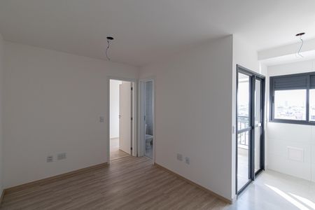 Sala/Cozinha/Área de Serviço  de apartamento para alugar com 1 quarto, 33m² em Cidade Antônio Estêvão de Carvalho, São Paulo