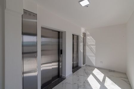 Apartamento para alugar com 33m², 1 quarto e sem vaga Apartamento para alugar com 33m², 1 quarto e sem vagaÁrea Comum - Elevador