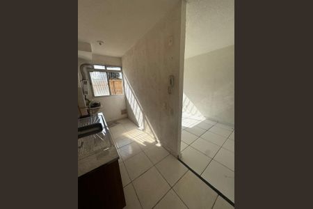 Cozinha de apartamento para alugar com 2 quartos, 40m² em Cosmos, Rio de Janeiro
