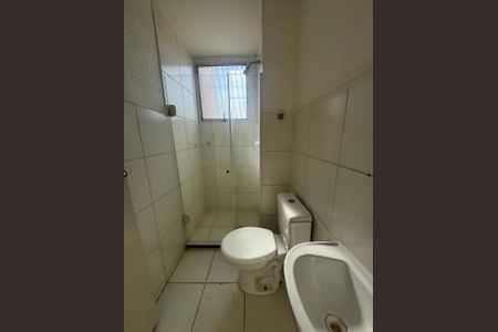 Banheiro de apartamento para alugar com 2 quartos, 40m² em Cosmos, Rio de Janeiro