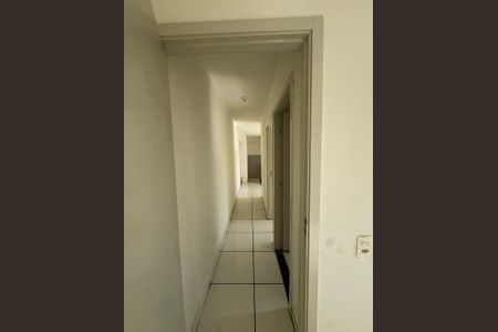 Corredor de apartamento para alugar com 2 quartos, 40m² em Cosmos, Rio de Janeiro