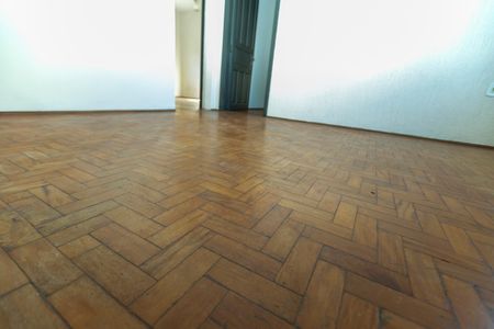 DETALHE PISO de casa para alugar com 2 quartos, 300m² em Jardim Bela Vista, Campinas