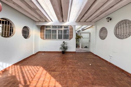 Garagema de casa à venda com 3 quartos, 133m² em Jardim Maria Estela, São Paulo