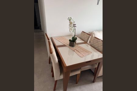 Sala de apartamento para alugar com 2 quartos, 51m² em Parque Vitoria, São Paulo
