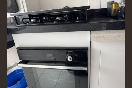 Cozinha de apartamento para alugar com 2 quartos, 51m² em Parque Vitoria, São Paulo