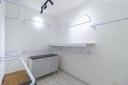 Casa para alugar com 240m², 4 quartos e 1 vaga Casa para alugar com 240m², 4 quartos e 1 vagaQuarto 2 - Closet
