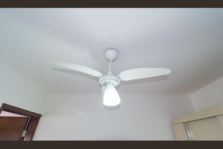 Casa para alugar com 240m², 4 quartos e 1 vaga Casa para alugar com 240m², 4 quartos e 1 vagaDetalhe - Suíte 1