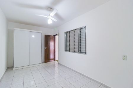 Casa para alugar com 240m², 4 quartos e 1 vaga Casa para alugar com 240m², 4 quartos e 1 vagaSuíte 2