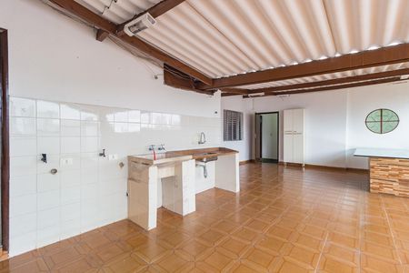 Casa para alugar com 240m², 4 quartos e 1 vaga Casa para alugar com 240m², 4 quartos e 1 vagaÁrea de Serviço