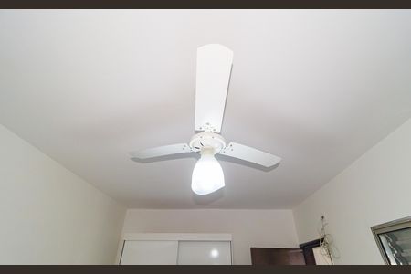 Casa para alugar com 240m², 4 quartos e 1 vaga Casa para alugar com 240m², 4 quartos e 1 vagaDetalhe - Suíte 2