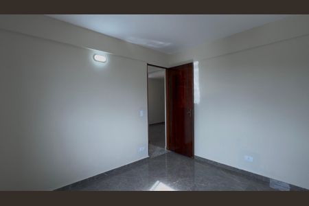 Quarto 2 de apartamento para alugar com 2 quartos, 42m² em Vila Silvia, São Paulo