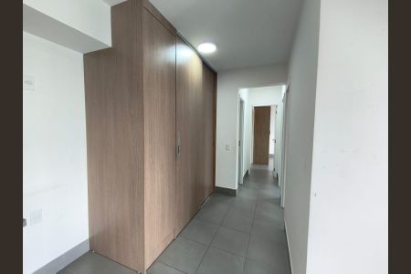 Corredor de apartamento para alugar com 1 quarto, 84m² em Sumarezinho, São Paulo