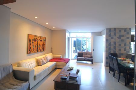 Sala de casa à venda com 3 quartos, 287m² em Socorro, São Paulo