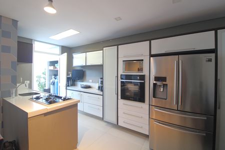 Casa à venda com 287m², 3 quartos e 3 vagasCozinha