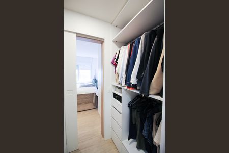 Apartamento para alugar com 102m², 3 quartos e sem vaga Apartamento para alugar com 102m², 3 quartos e sem vagaCloset da Suíte
