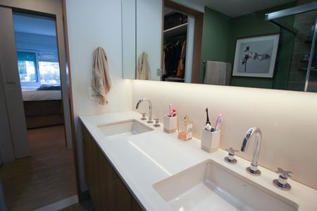 Apartamento para alugar com 102m², 3 quartos e sem vaga Apartamento para alugar com 102m², 3 quartos e sem vagaBanheiro da Suíte