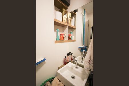 Apartamento para alugar com 102m², 3 quartos e sem vaga Apartamento para alugar com 102m², 3 quartos e sem vagaBanheiro de serviço