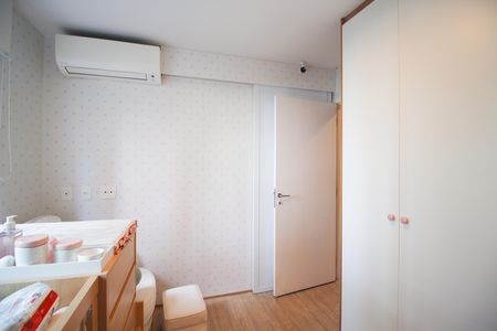 Apartamento para alugar com 102m², 3 quartos e sem vaga Apartamento para alugar com 102m², 3 quartos e sem vagaQuarto
