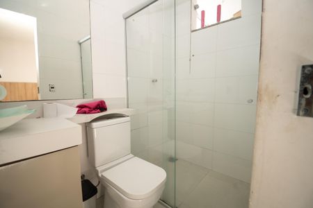 Casa de condomínio para alugar com 140m², 2 quartos e 2 vagasBanheiro da Suíte