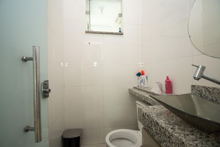 Casa de condomínio para alugar com 140m², 2 quartos e 2 vagasBanheiro 1