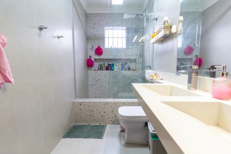 Casa à venda com 252m², 2 quartos e 8 vagasBanheiro