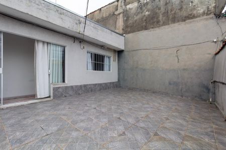 Casa à venda com 252m², 2 quartos e 8 vagasQuintal