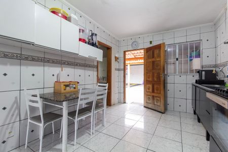 Casa à venda com 252m², 2 quartos e 8 vagasCozinha