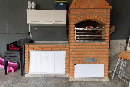 Casa à venda com 252m², 2 quartos e 8 vagasQuintal