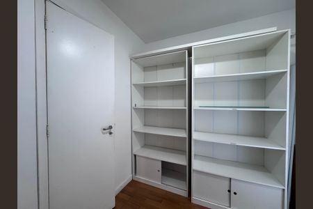 Apartamento para alugar com 108m², 3 quartos e 2 vagasQuarto 3 (Reversível)