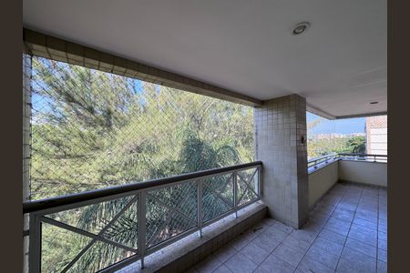 Apartamento para alugar com 108m², 3 quartos e 2 vagasVaranda
