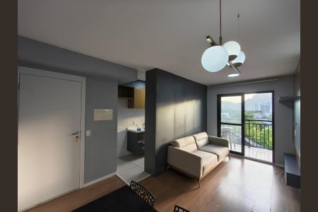 Sala de apartamento para alugar com 2 quartos, 57m² em Jacarepaguá, Rio de Janeiro