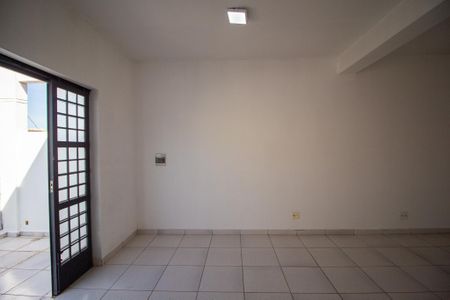 Quarto de casa para alugar com 1 quarto, 52m² em Vila Santa Terezinha, Sorocaba