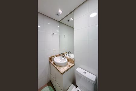 Apartamento à venda com 81m², 2 quartos e 3 vagasBanheiro da Suíte