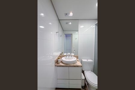 Apartamento à venda com 81m², 2 quartos e 3 vagasBanheiro da Suíte