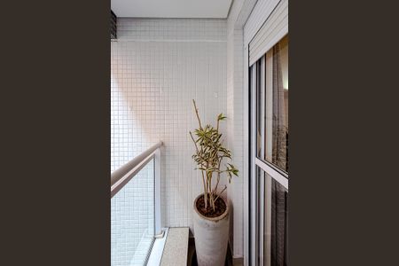 Apartamento à venda com 81m², 2 quartos e 3 vagasVaranda da Suíte 2