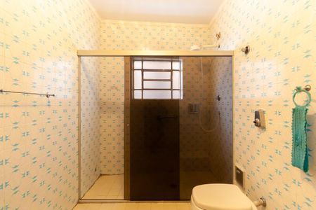 Casa para alugar com 215m², 4 quartos e 2 vagas Casa para alugar com 215m², 4 quartos e 2 vagasBanheiro da Suíte 2