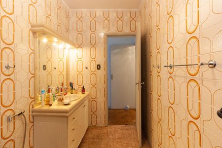 Casa para alugar com 215m², 4 quartos e 2 vagas Casa para alugar com 215m², 4 quartos e 2 vagasBanheiro da Suíte 1