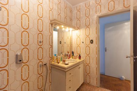 Casa para alugar com 215m², 4 quartos e 2 vagas Casa para alugar com 215m², 4 quartos e 2 vagasBanheiro da Suíte 1