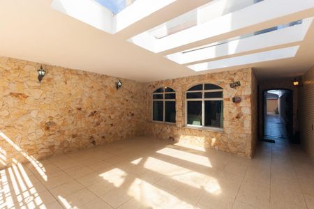 Casa para alugar com 215m², 4 quartos e 2 vagas Casa para alugar com 215m², 4 quartos e 2 vagasGaragem