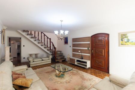 Casa para alugar com 215m², 4 quartos e 2 vagas