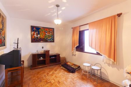 Casa para alugar com 215m², 4 quartos e 2 vagas Casa para alugar com 215m², 4 quartos e 2 vagasSuíte 2
