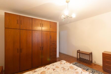 Casa para alugar com 215m², 4 quartos e 2 vagas Casa para alugar com 215m², 4 quartos e 2 vagasSuíte 3