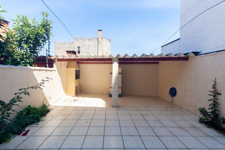 Casa para alugar com 215m², 4 quartos e 2 vagas Casa para alugar com 215m², 4 quartos e 2 vagasÁrea externa
