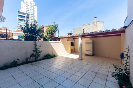 Casa para alugar com 215m², 4 quartos e 2 vagas Casa para alugar com 215m², 4 quartos e 2 vagasÁrea externa
