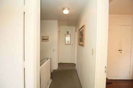 Casa à venda com 346m², 4 quartos e 3 vagasCorredor