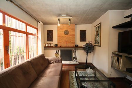 Casa à venda com 346m², 4 quartos e 3 vagasSala de TV